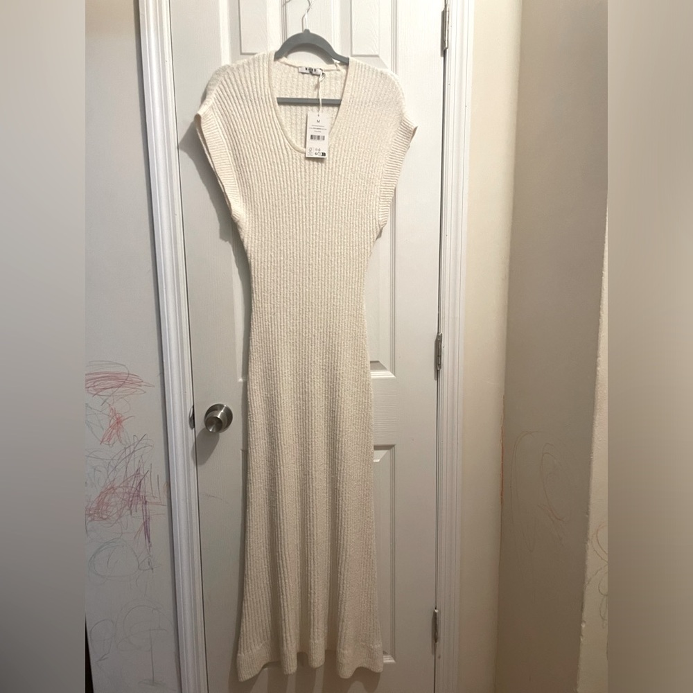 Elegant Cream Knit Dress - Picture 1 of 3